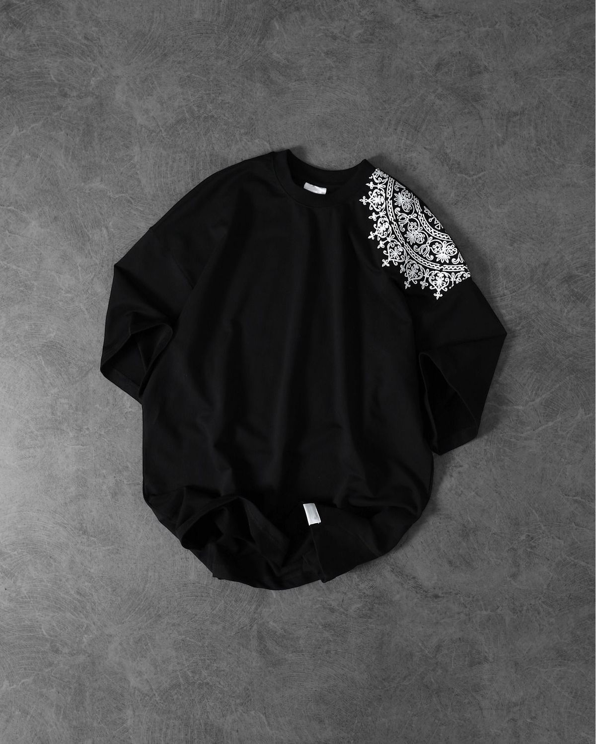 PREMIUM TSHIRT